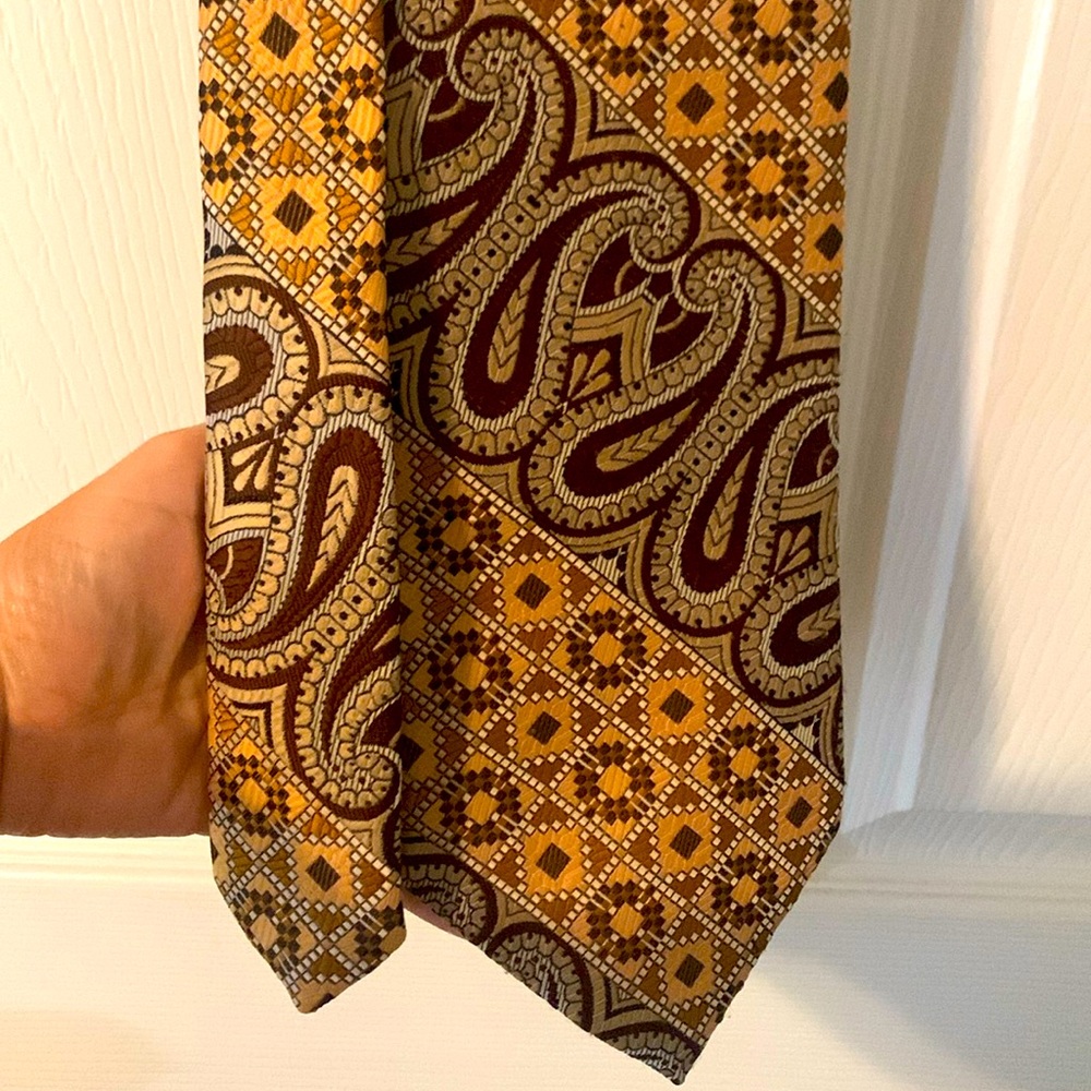 Vintage WEMLON by Wembley Tie Gold/Brown
